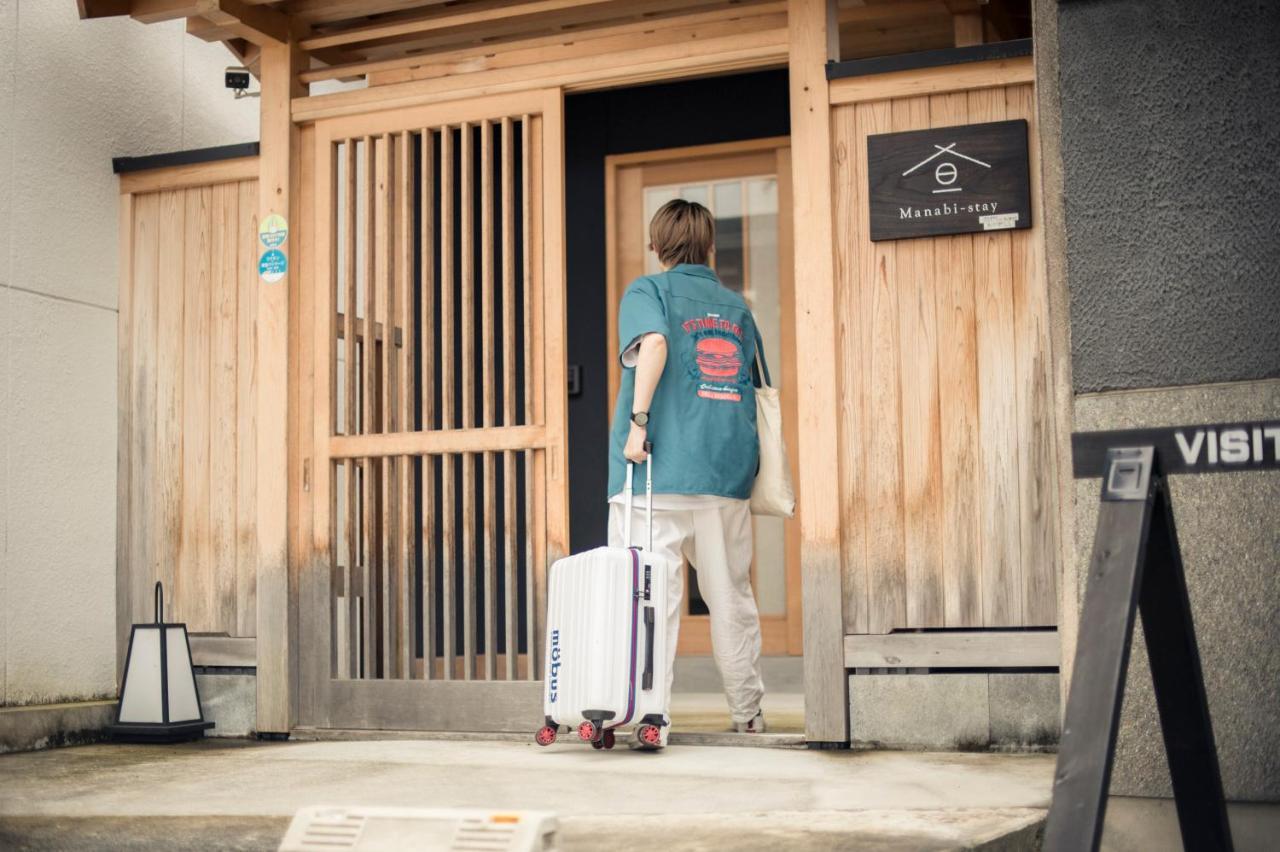 Manabi-Stay Takayama モダンな蔵ダイニングと半露天風呂付き古民家一棟貸切ホテル Экстерьер фото